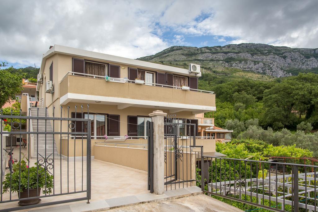 Apartments Vila Masha Petrovac Екстер'єр фото