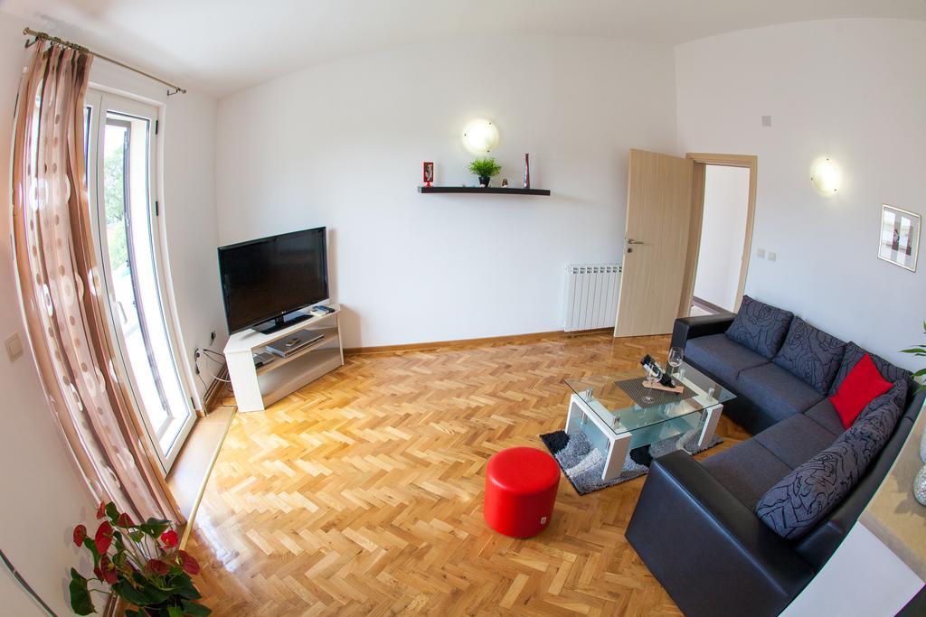 Apartments Vila Masha Petrovac Екстер'єр фото