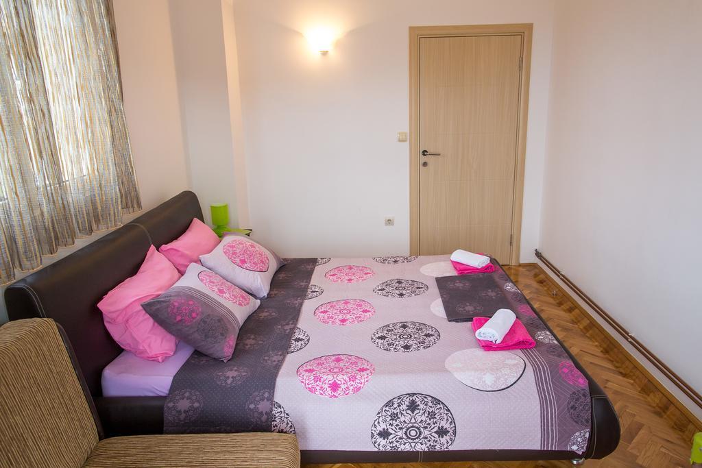 Apartments Vila Masha Petrovac Екстер'єр фото