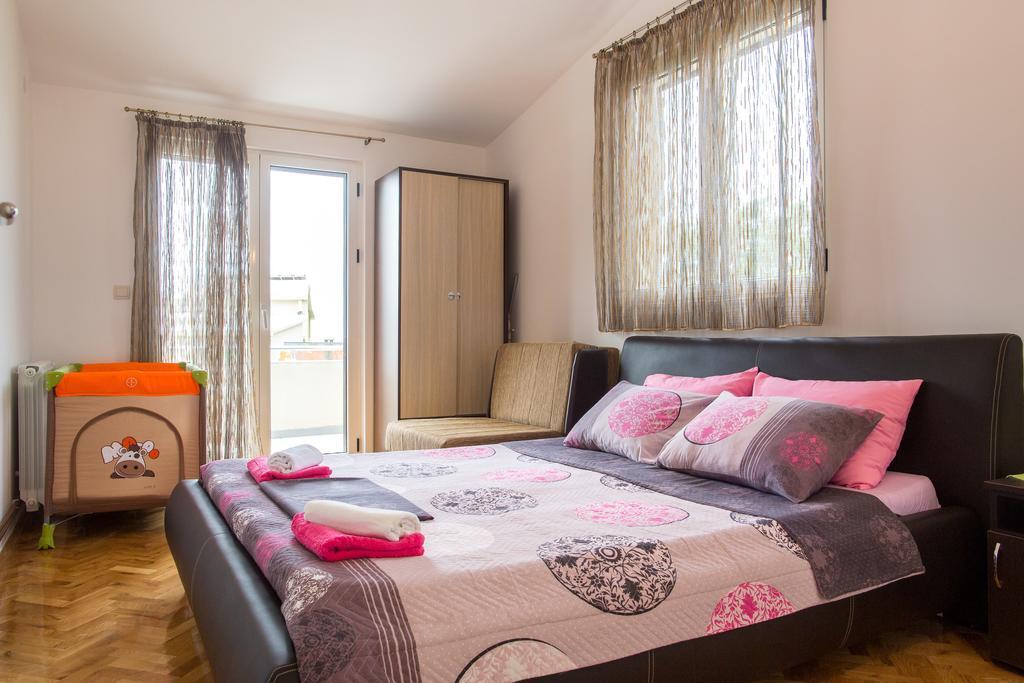 Apartments Vila Masha Petrovac Екстер'єр фото