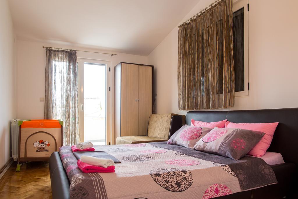 Apartments Vila Masha Petrovac Екстер'єр фото