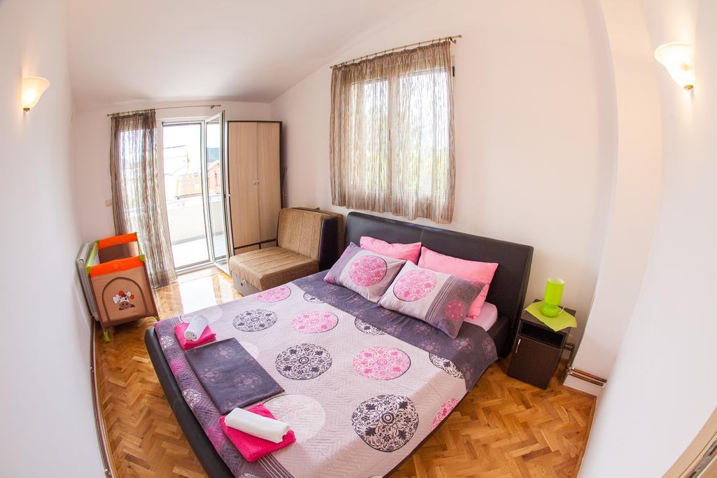 Apartments Vila Masha Petrovac Екстер'єр фото