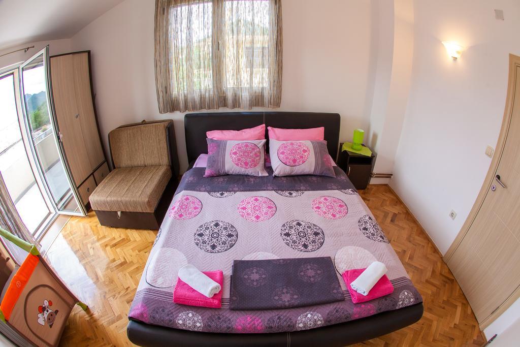 Apartments Vila Masha Petrovac Екстер'єр фото