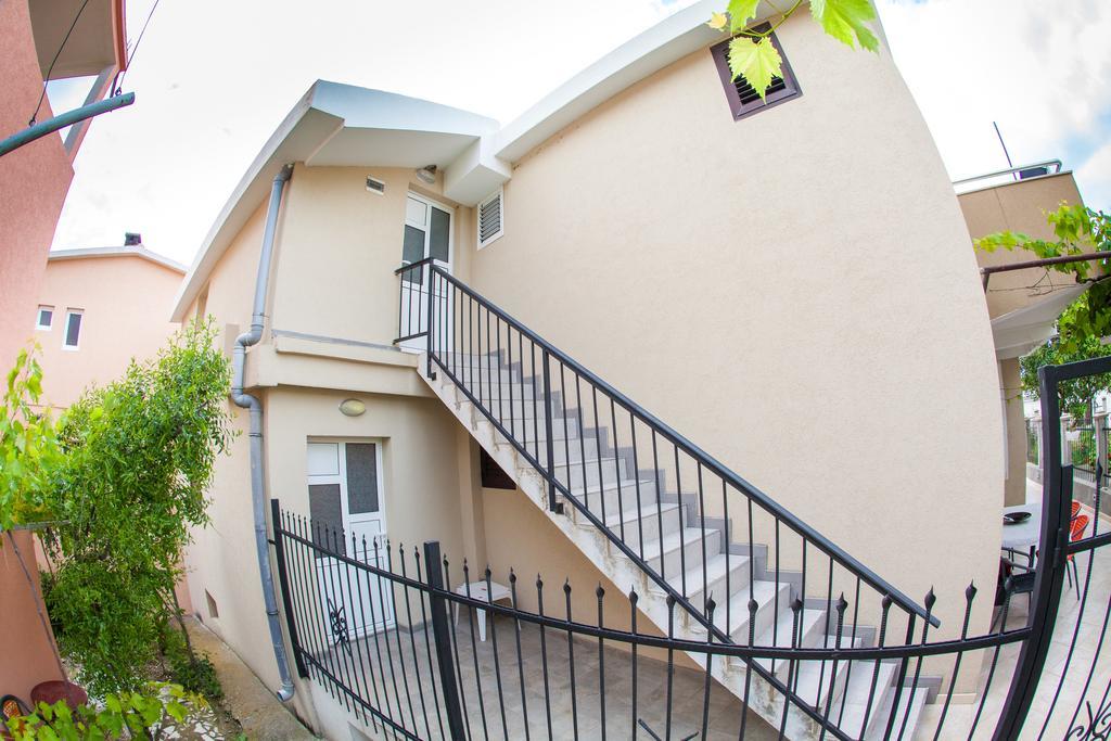 Apartments Vila Masha Petrovac Екстер'єр фото