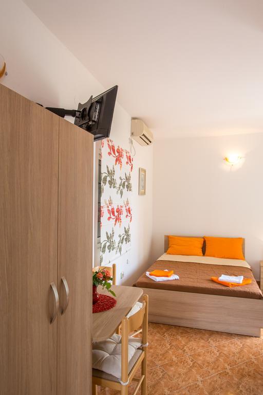 Apartments Vila Masha Petrovac Екстер'єр фото