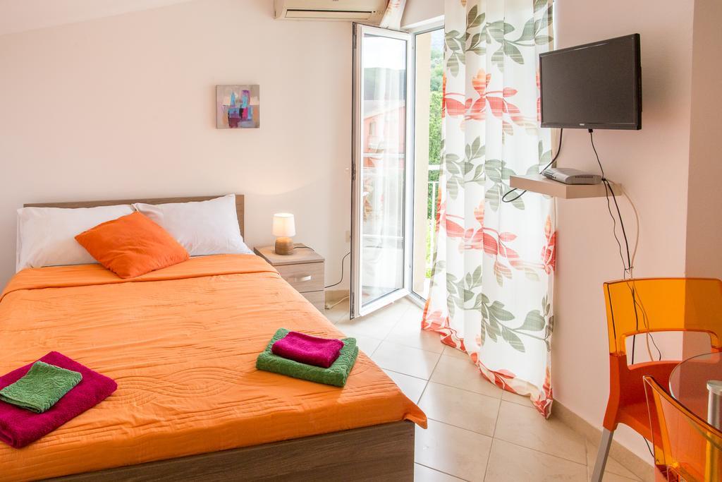Apartments Vila Masha Petrovac Екстер'єр фото