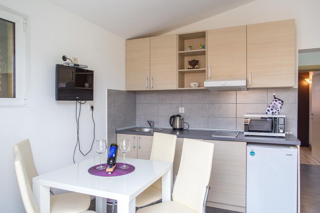 Apartments Vila Masha Petrovac Екстер'єр фото