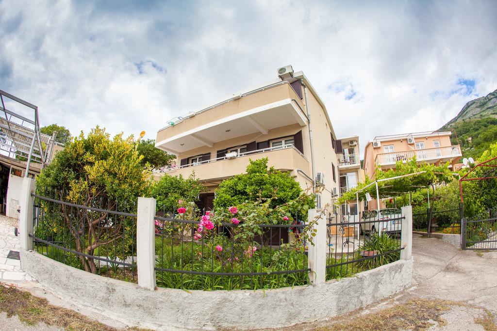 Apartments Vila Masha Petrovac Екстер'єр фото