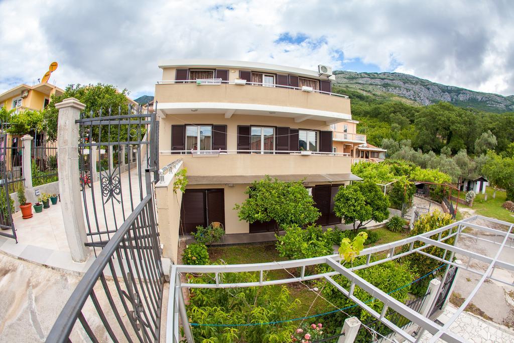 Apartments Vila Masha Petrovac Екстер'єр фото